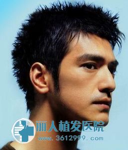 预防冬季<em>掉头发</em>的方法:<em>饮食</em>多样化、减少洗头